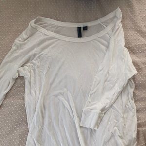 White quarter sleeve t shirt